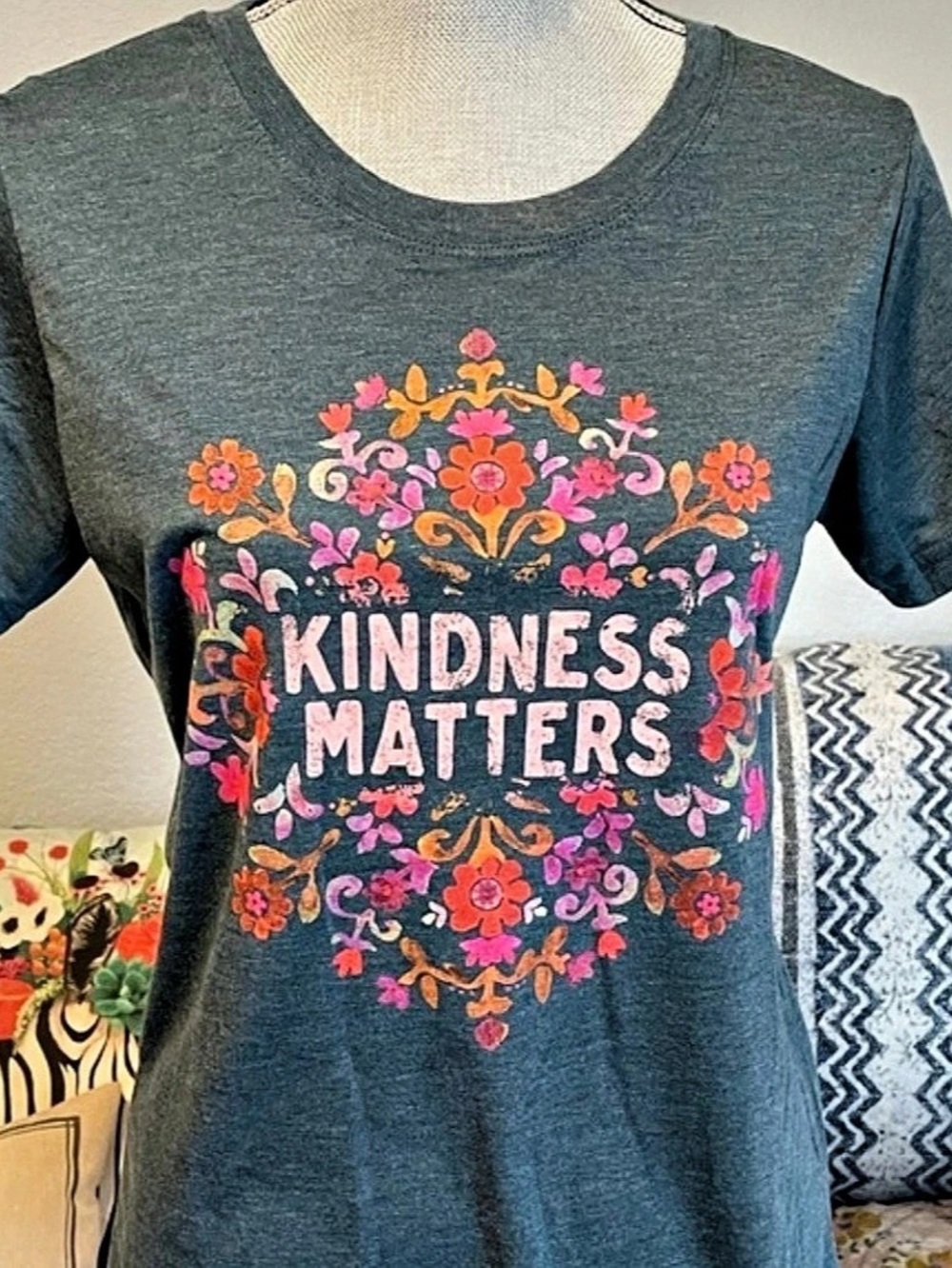 NWOT Natural Life Kindness Matters Graphic Tee Floral Blue XL